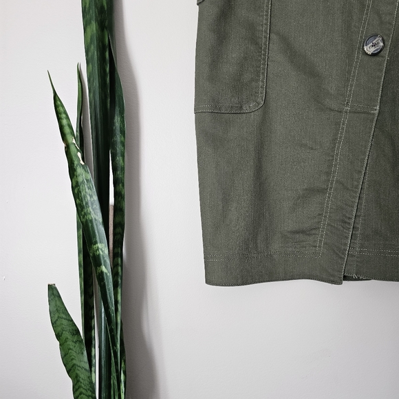 JOE FRESH | NWT Green Cargo Button Detail Midi Skirt - size 4 - Picture 3 of 5